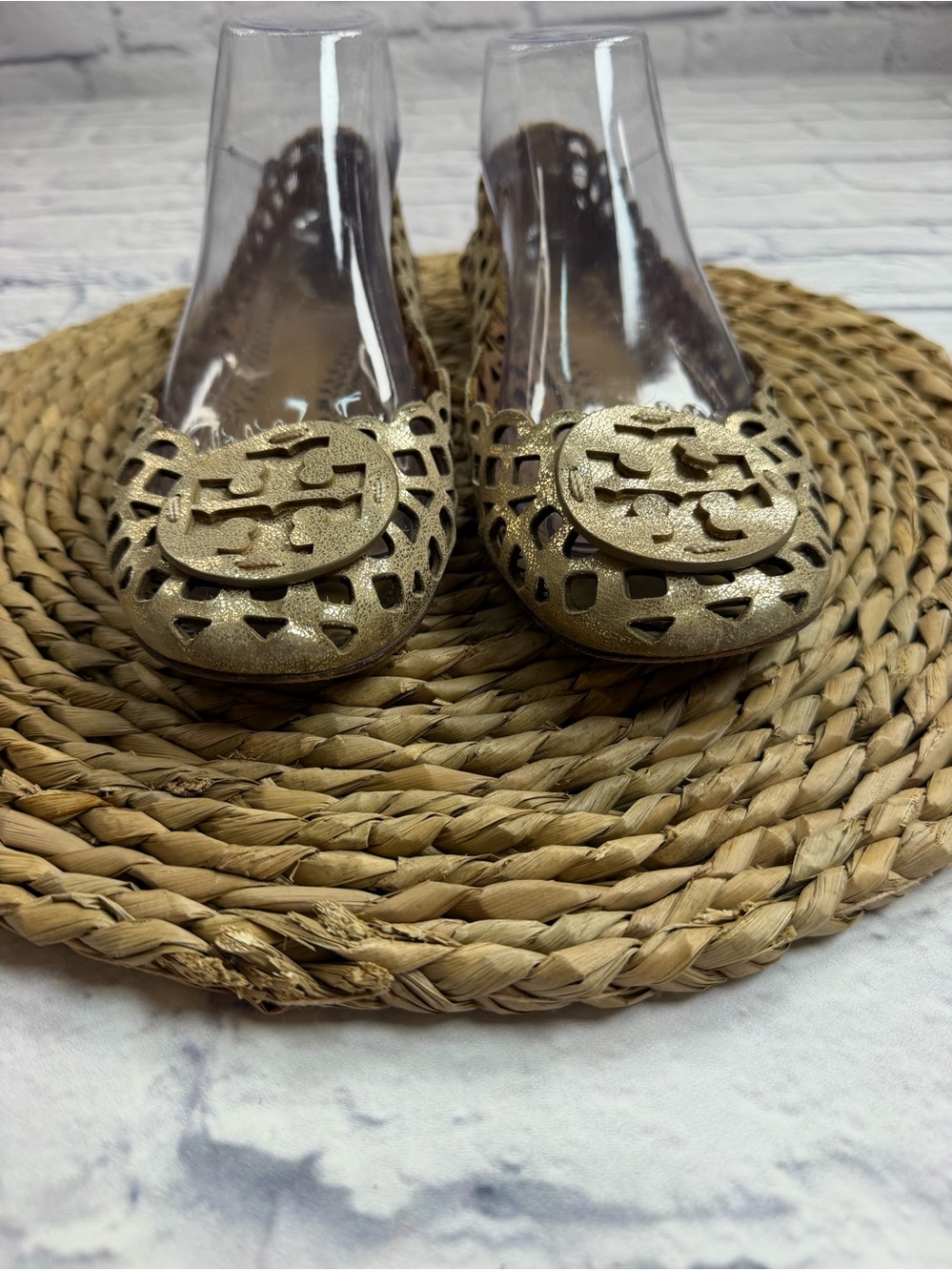 Tory Burch “Mira” Metallic Gold Leather Laser-Cut Logo Ballet Flats. Size 8.5 - Picture 3 of 9